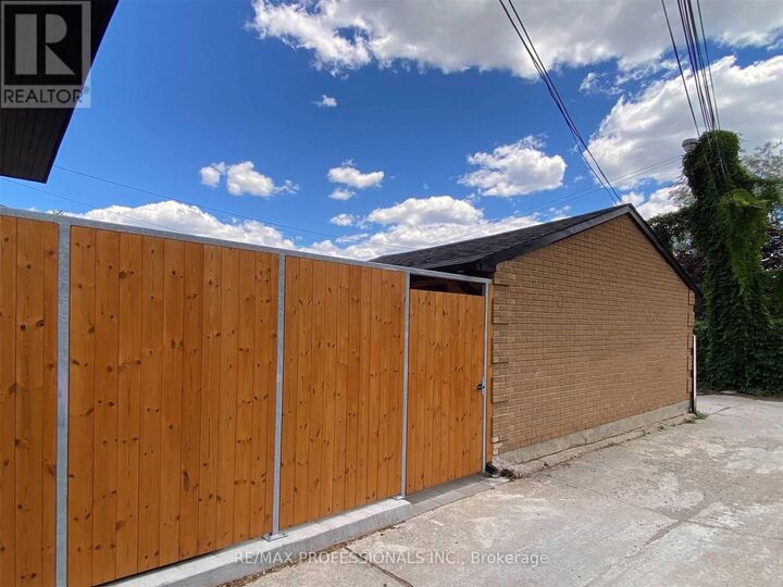 Property Photo:  41 Rolyat Street  ON M6J 1S5 