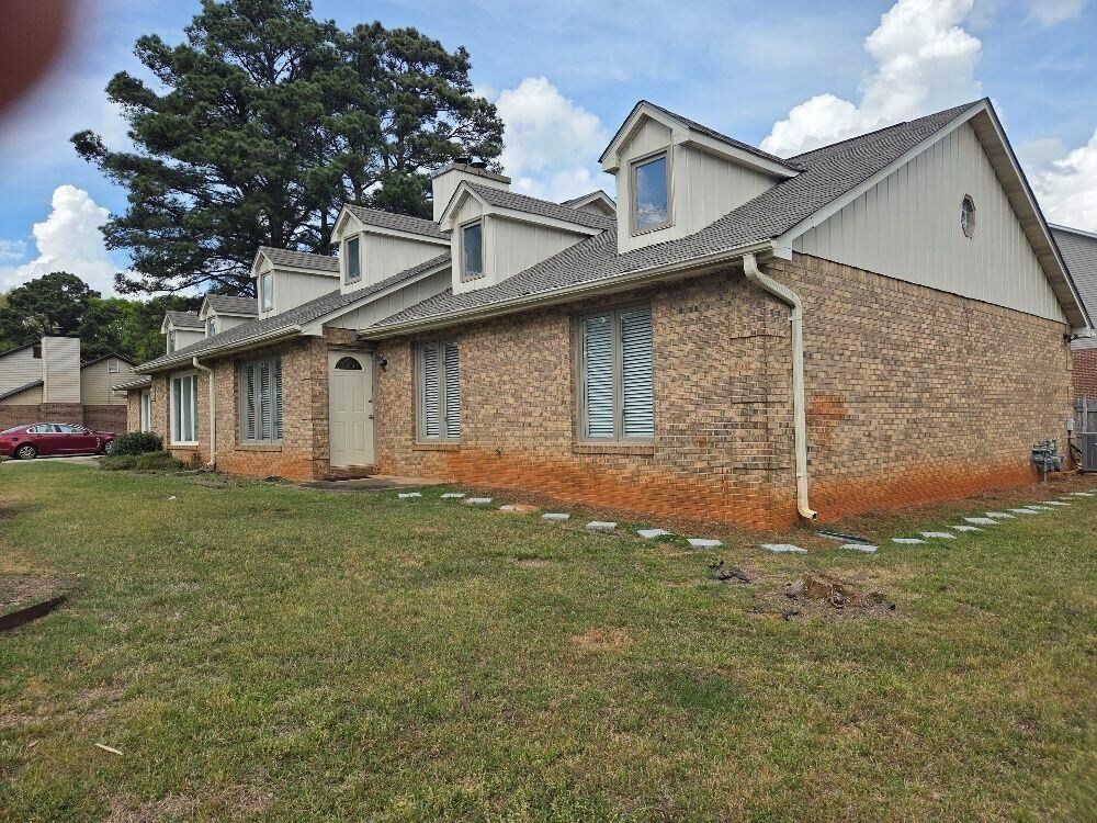 Property Photo: 2120 Fieldstone View SE GA 30013