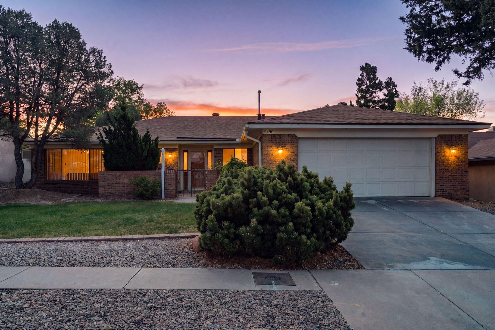Property Photo:  9420 Lona Lane NE  NM 87111 