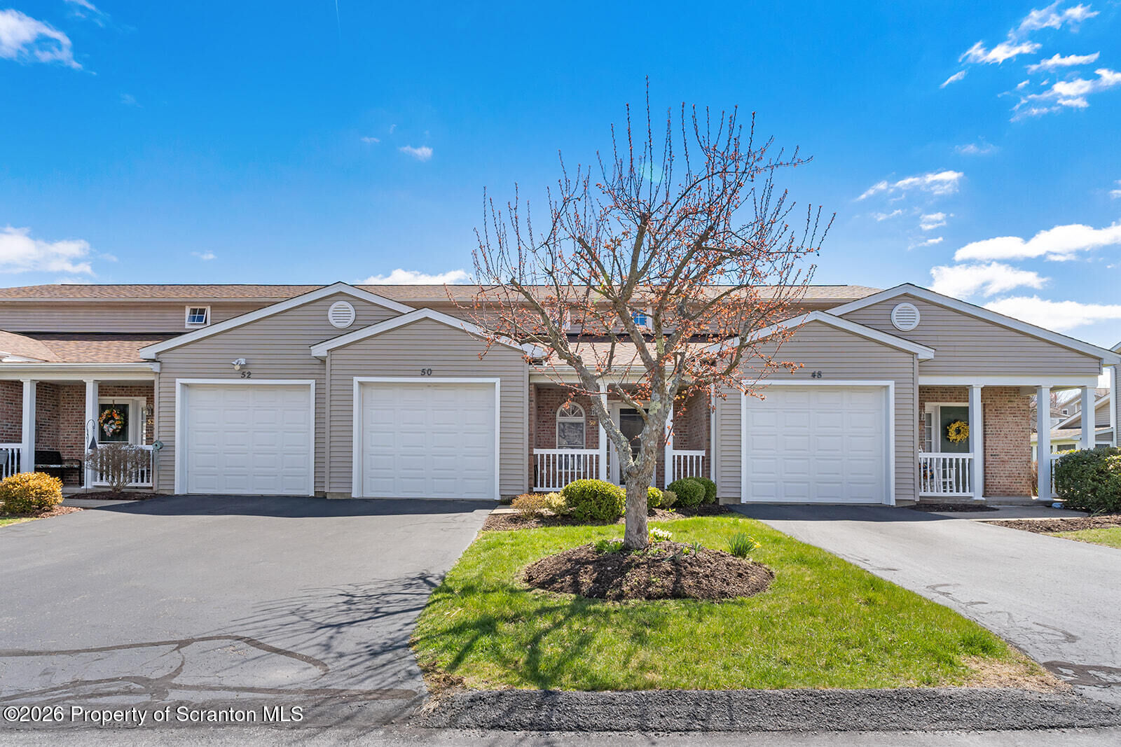 Property Photo:  50 Parkland Drive  PA 18411 