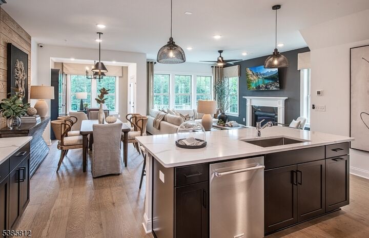 Property Photo:  7 Wadsworth Dr 6  NJ 07834 