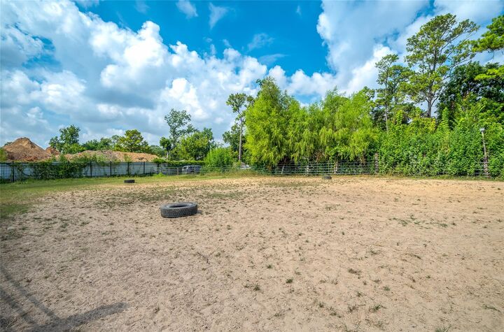 Property Photo: 7302 Phillips Street TX 77088