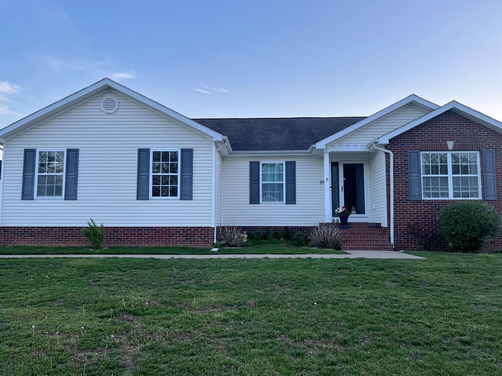 Property Photo:  950 Wing Tip Circle  KY 42240 
