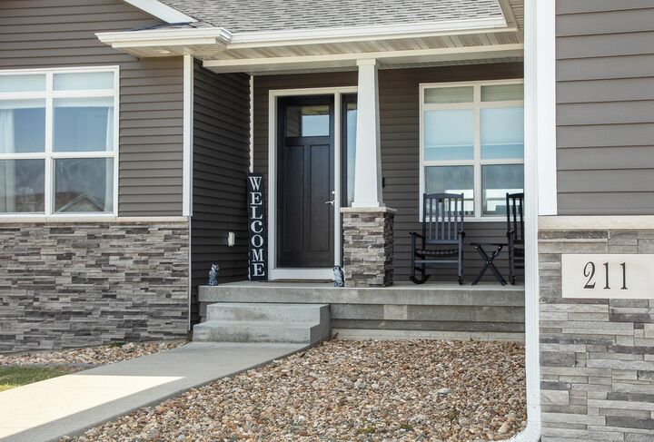 Property Photo: 211 Elliot Avenue IA 50670