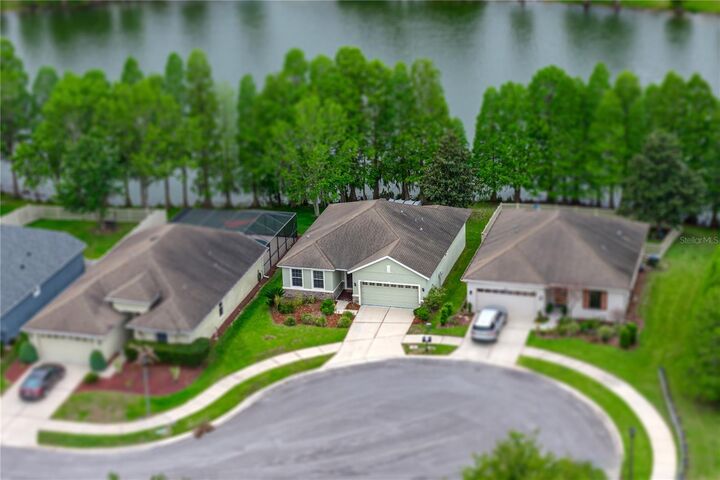 Property Photo:  5544 Huron Way  FL 33805 