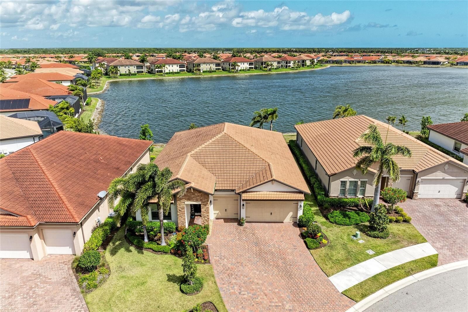 Property Photo:  283 Toscavilla Boulevard  FL 34275 