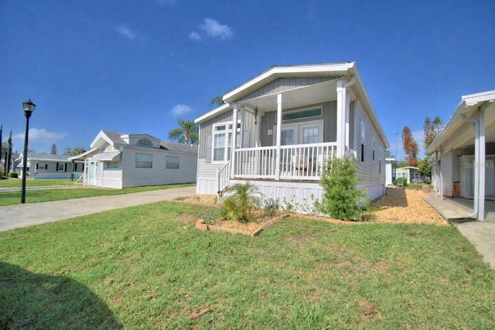 Property Photo: 4925 Cypress Gardens Road 100 FL 33884