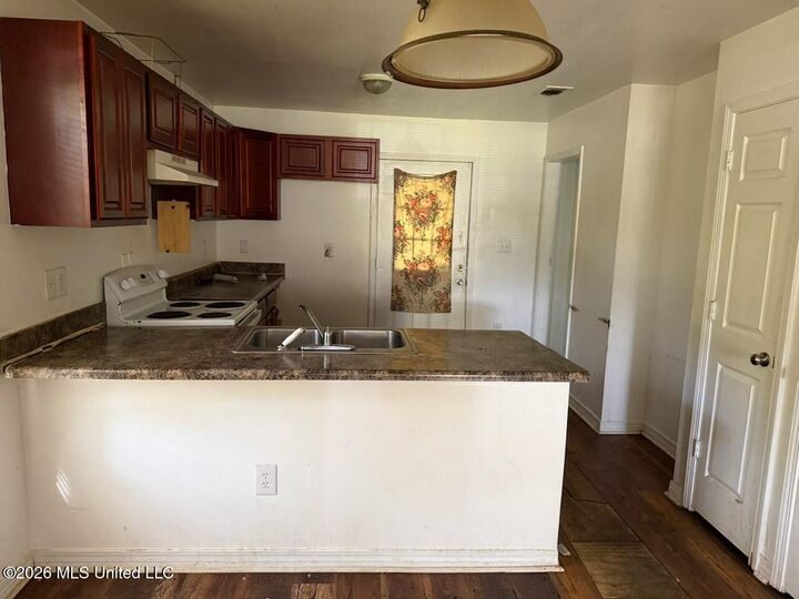 Property Photo: 2001 43rd Avenue MS 39501