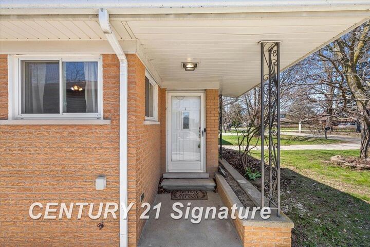 Property Photo:  2566 Dawes Avenue  MI 48317 