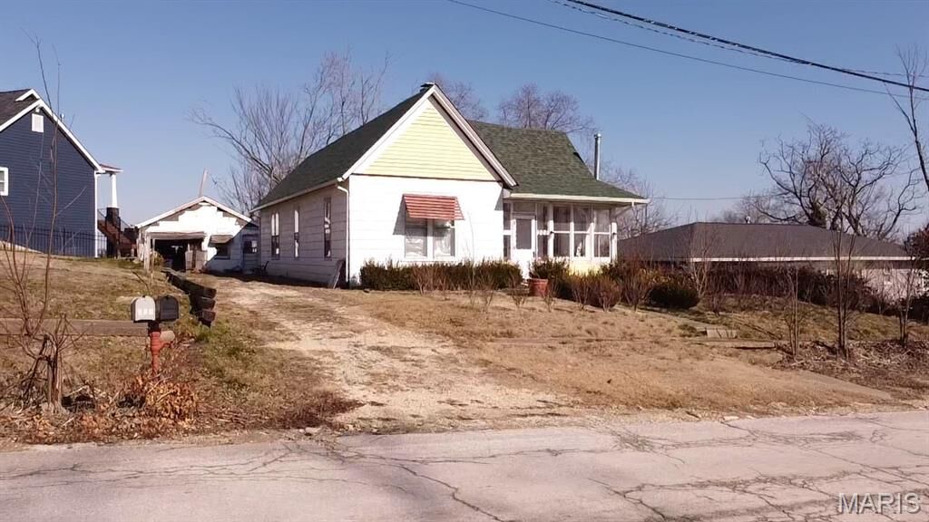 Property Photo:  208 N 4th Street  MO 63336 