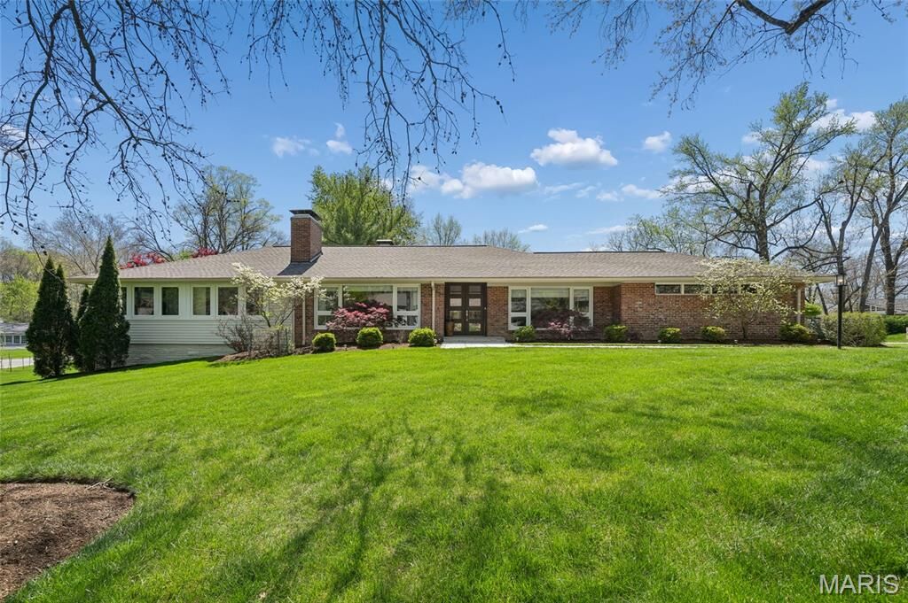 Property Photo:  20 Dogwood Lane  MO 63124 