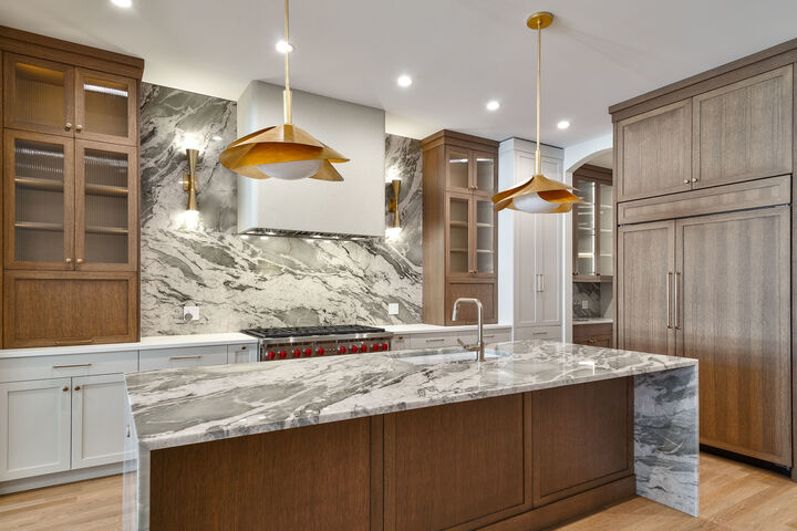 Property Photo:  2042 W Berteau Avenue  IL 60618 