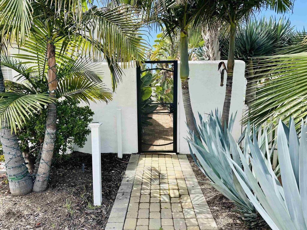 Property Photo:  705 N Ditmar 2  CA 92054 