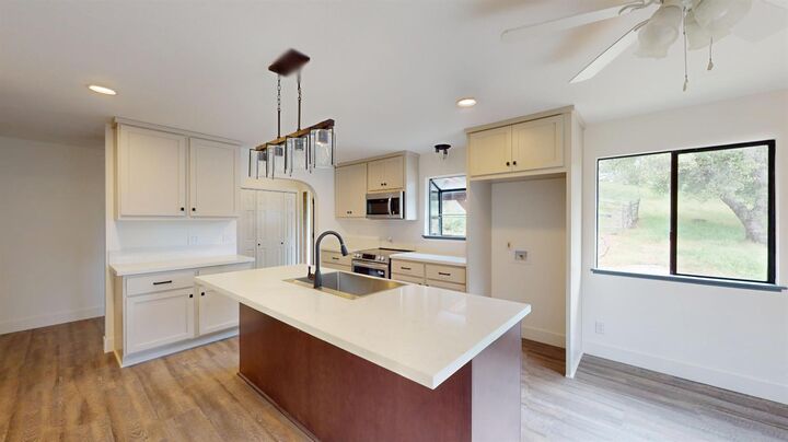 Property Photo:  20442 N Sunshine Road  CA 95370 