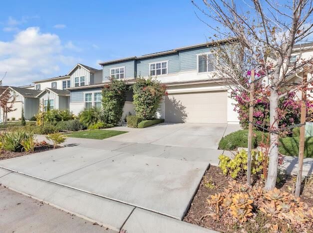 Property Photo:  1557 Huntington Way  CA 95330 