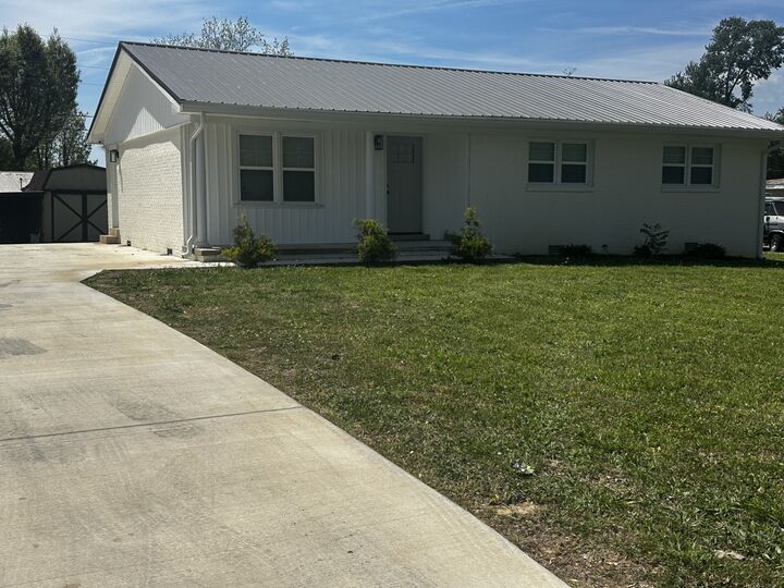 Property Photo: 307 Randall St TN 38464