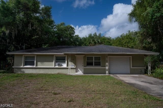 Property Photo:  820 Tarpon Street  FL 33916 