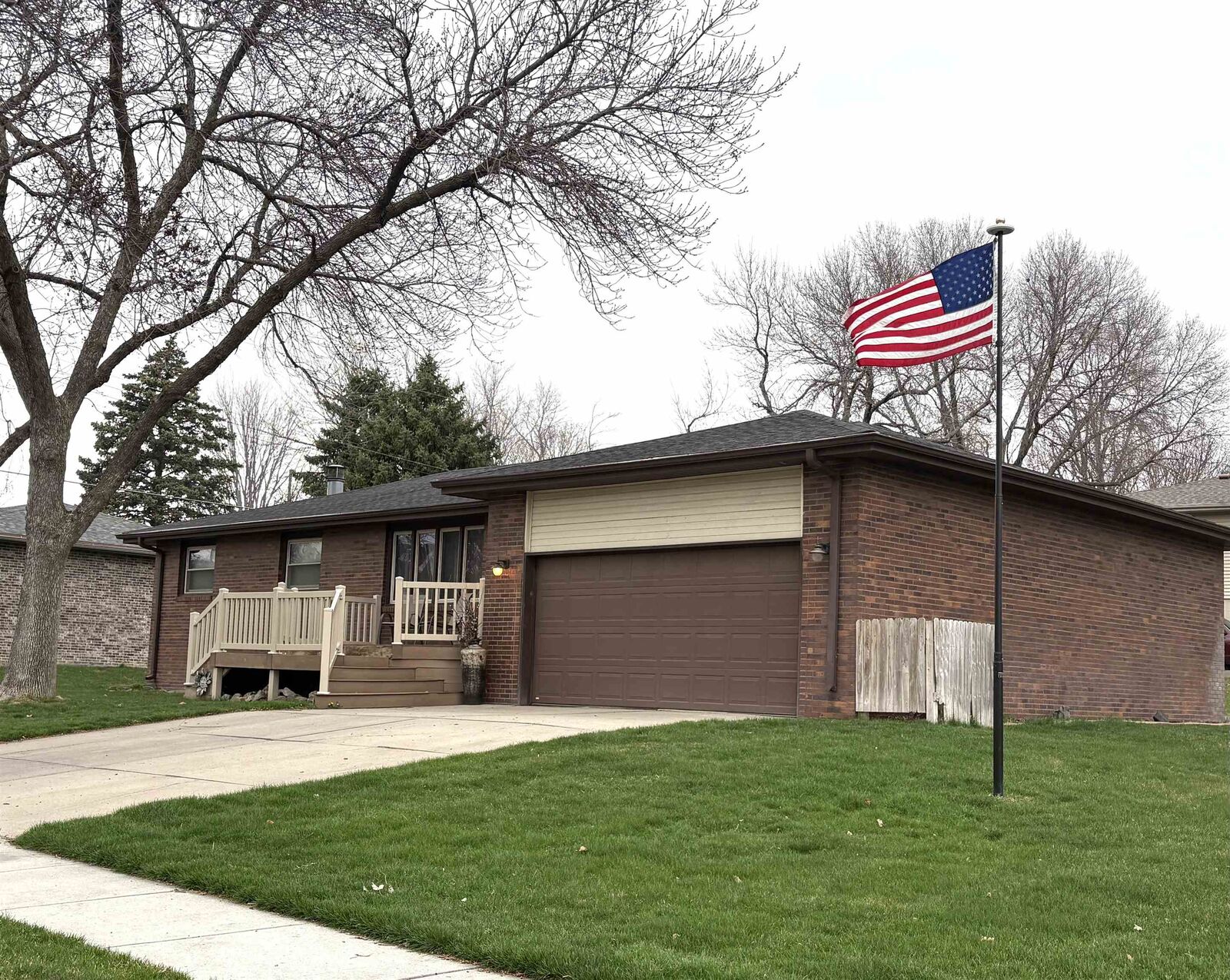 Property Photo:  2000 Bel Air Rd  NE 68701-0000 