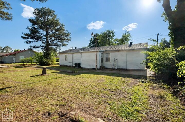 Property Photo:  2004 S Kathleen  AR 72401 