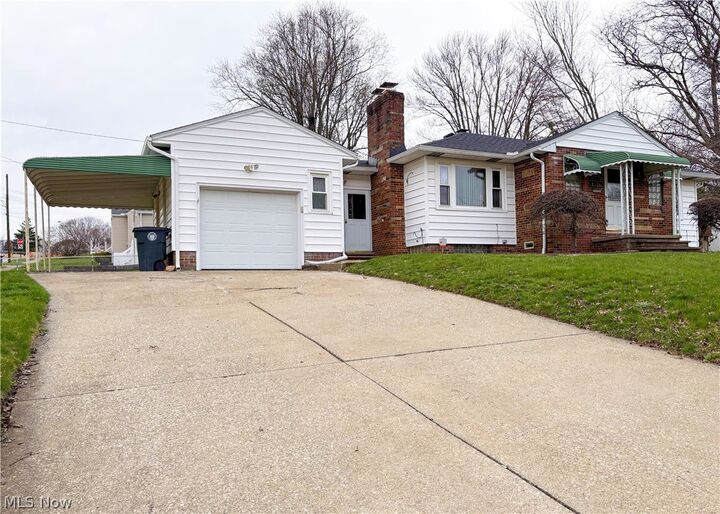 Property Photo:  1528 Hammel Street  OH 44306 