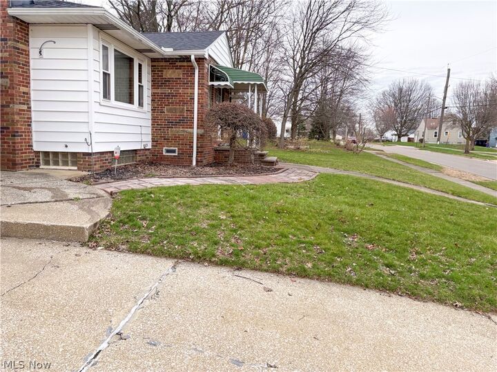 Property Photo: 1528 Hammel Street OH 44306