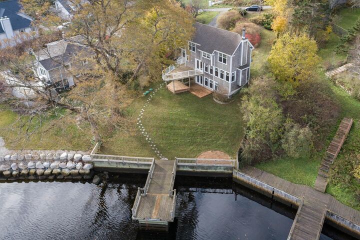 10 Schooner Cove Road — photo 1