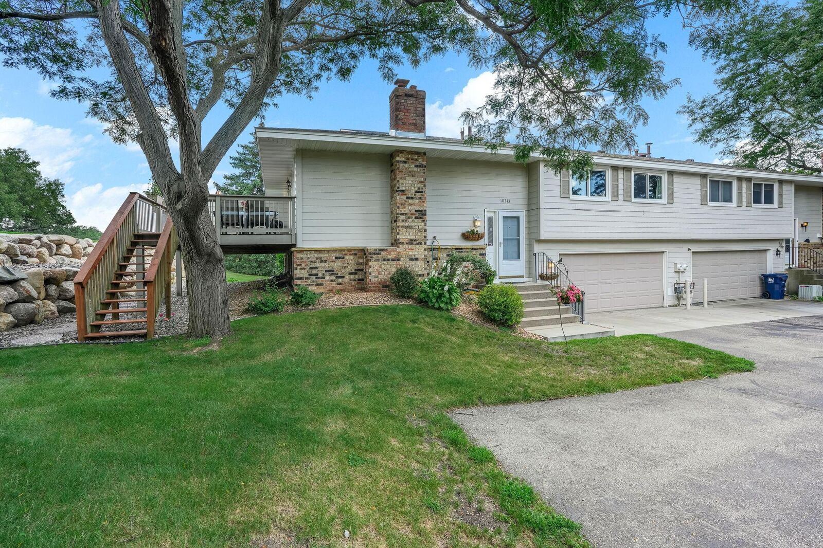 Property Photo:  10213 Cavell Circle  MN 55438 