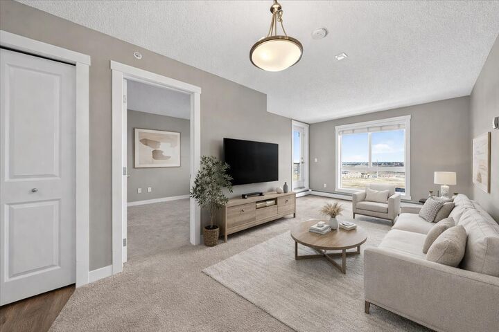 Property Photo:  20 Kincora Glen Park NW 607  AB T3R 1R9 