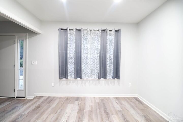 Property Photo:  4770 Skyline Dr  FL 32504 