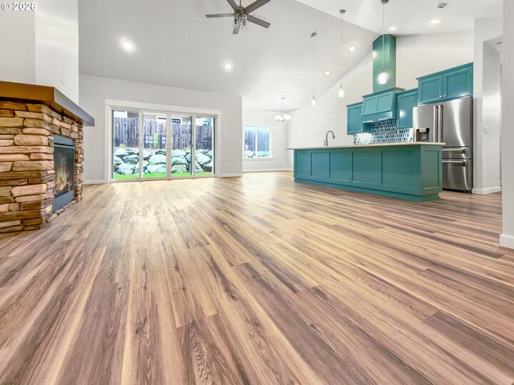 Property Photo: 1232 Lighthouse Ln OR 97415