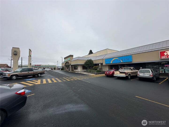 Property Photo:  1648  Plaza Way  WA 99362 