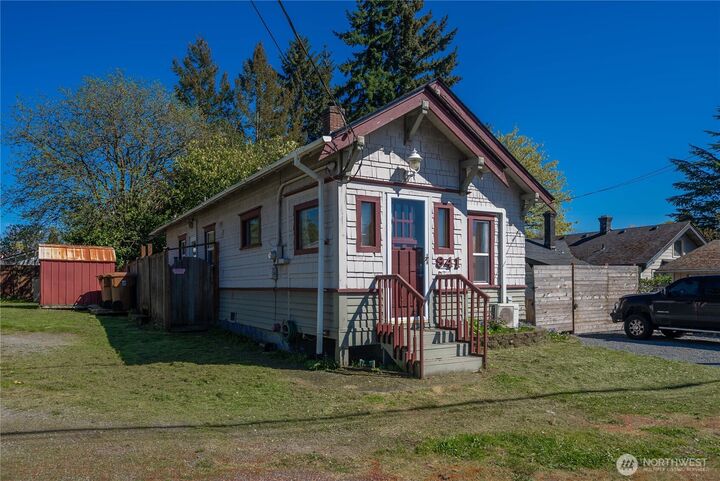 Property Photo:  941 S Sprague Avenue  WA 98405 