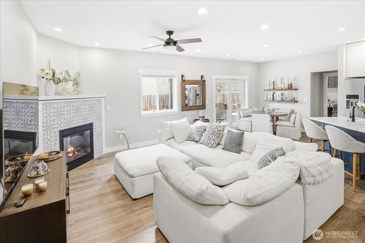 Property Photo:  1855  Woodmere Loop  WA 99362 