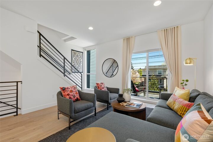 Property Photo:  1431  22nd Avenue  WA 98122 