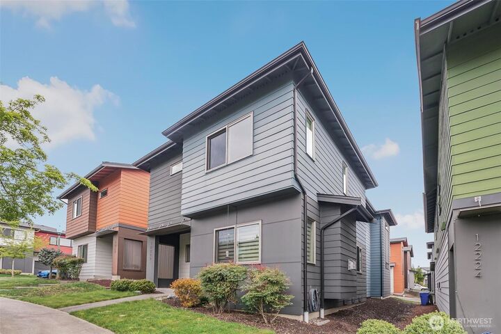 Property Photo: 12220 SE 251st Place WA 98030