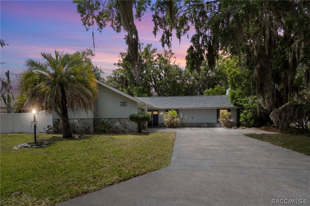 Property Photo:  260 SE 16th Terrace  FL 34429 