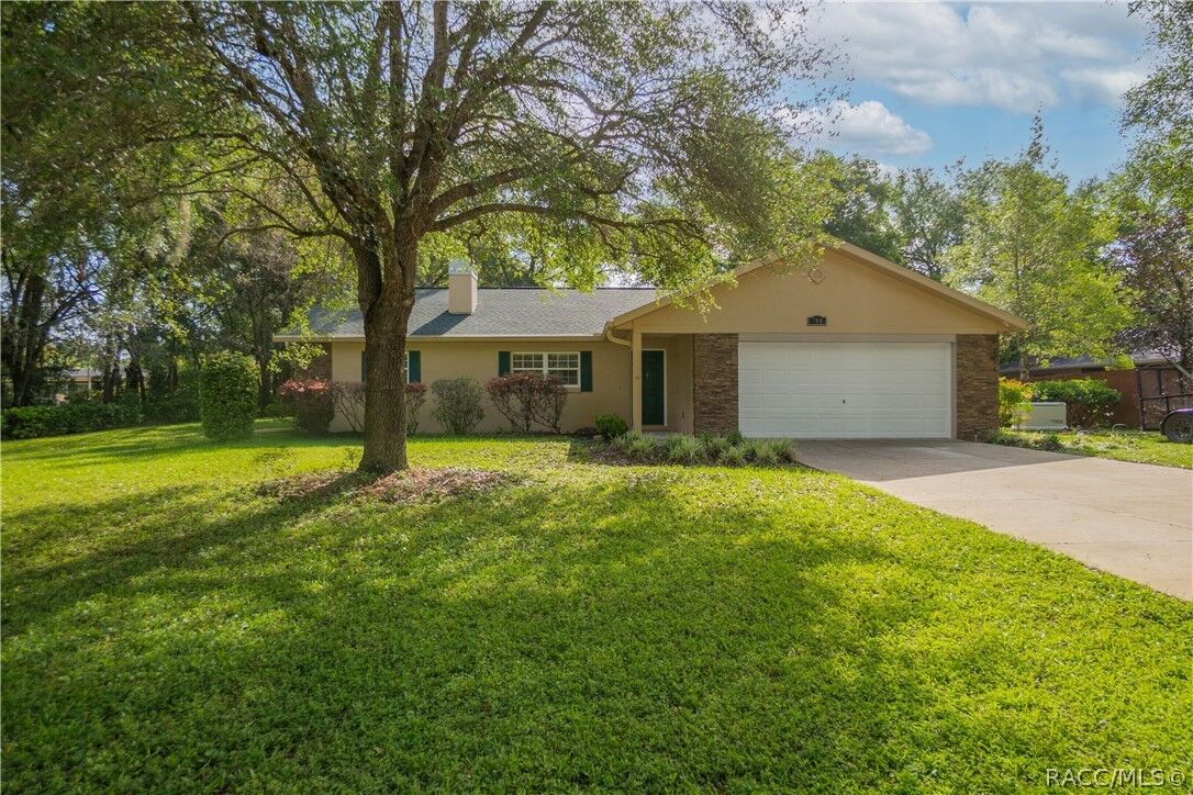 Property Photo:  744 Sherwood Avenue  FL 34450 