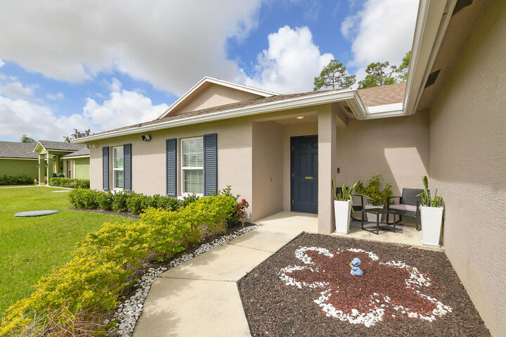 Property Photo: 3110 SW Curcuma Street FL 34953