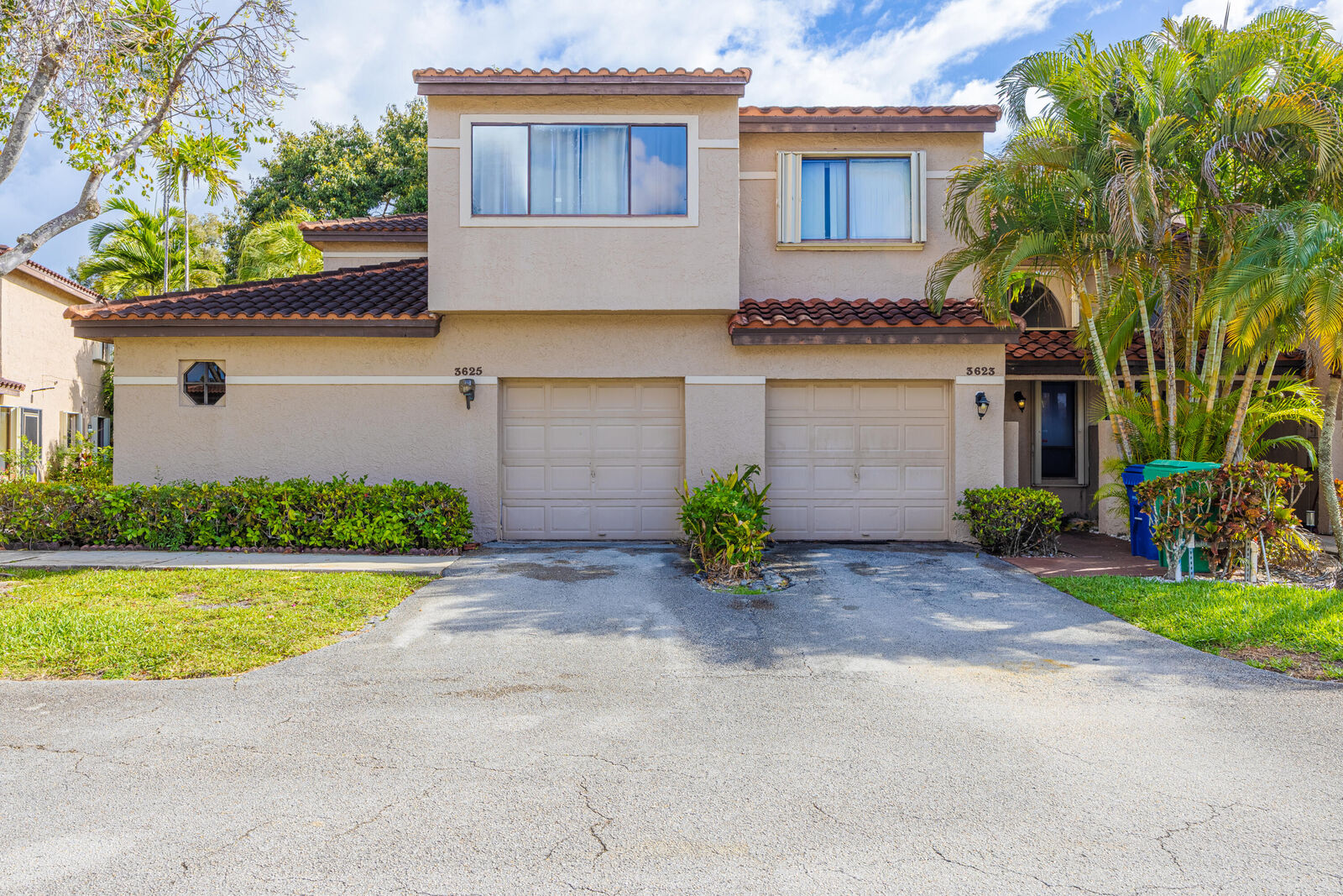 Property Photo:  3625 Inverrary Boulevard W  FL 33319 