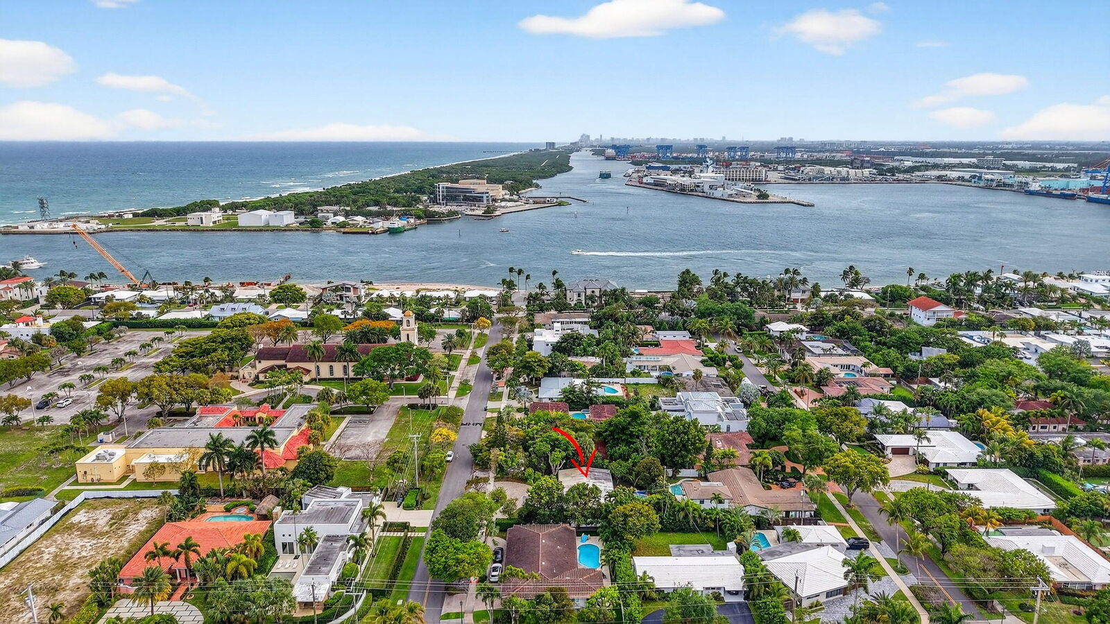 Property Photo: 1935 SE 25th Avenue FL 33316