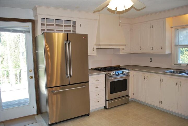 Property Photo:  3 Carriage Way  RI 02904 