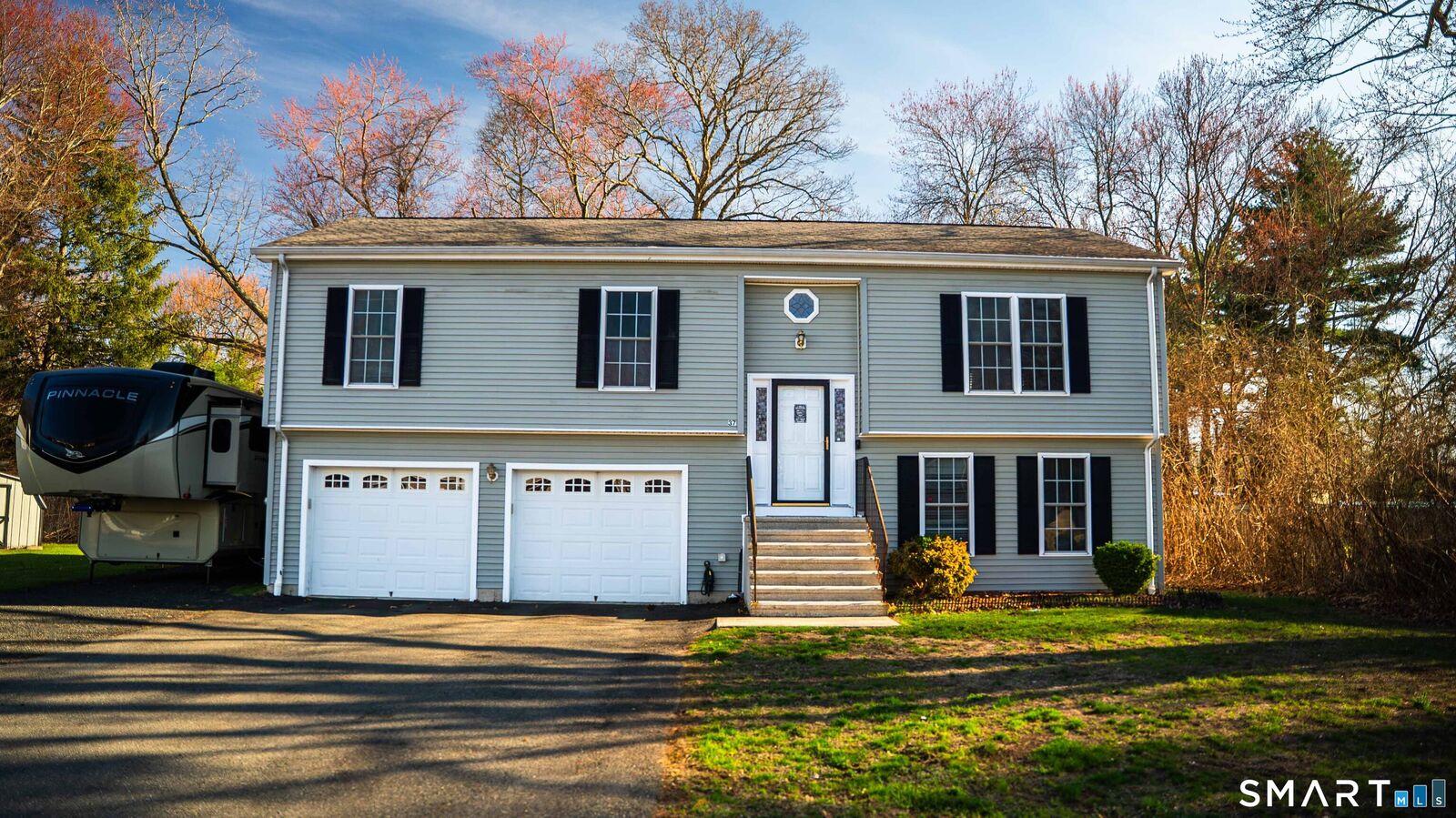 Property Photo:  37 Autumn Lane  CT 06108 