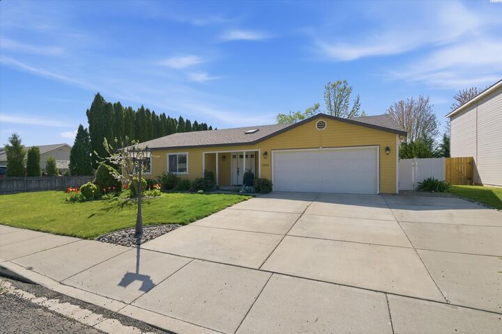 Property Photo:  2303 W 19th Ave  WA 99337 