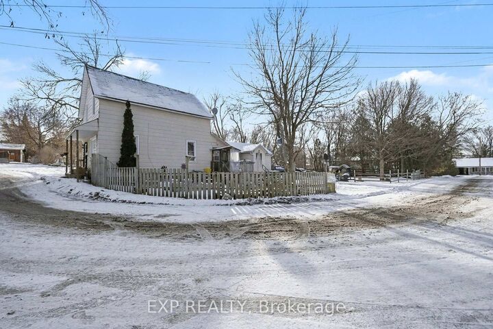 Property Photo:  139 Charles Street  ON K7C 2Y4 