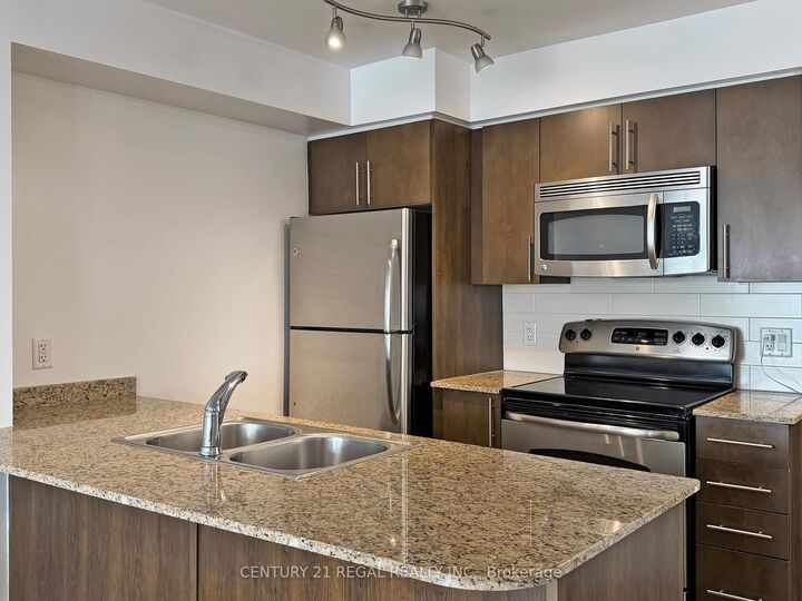 Property Photo:  2191 Yonge Street 2812  ON M4S 3H8 