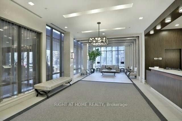 Property Photo: 28 Linden Street 1405 ON M4Y 0A4