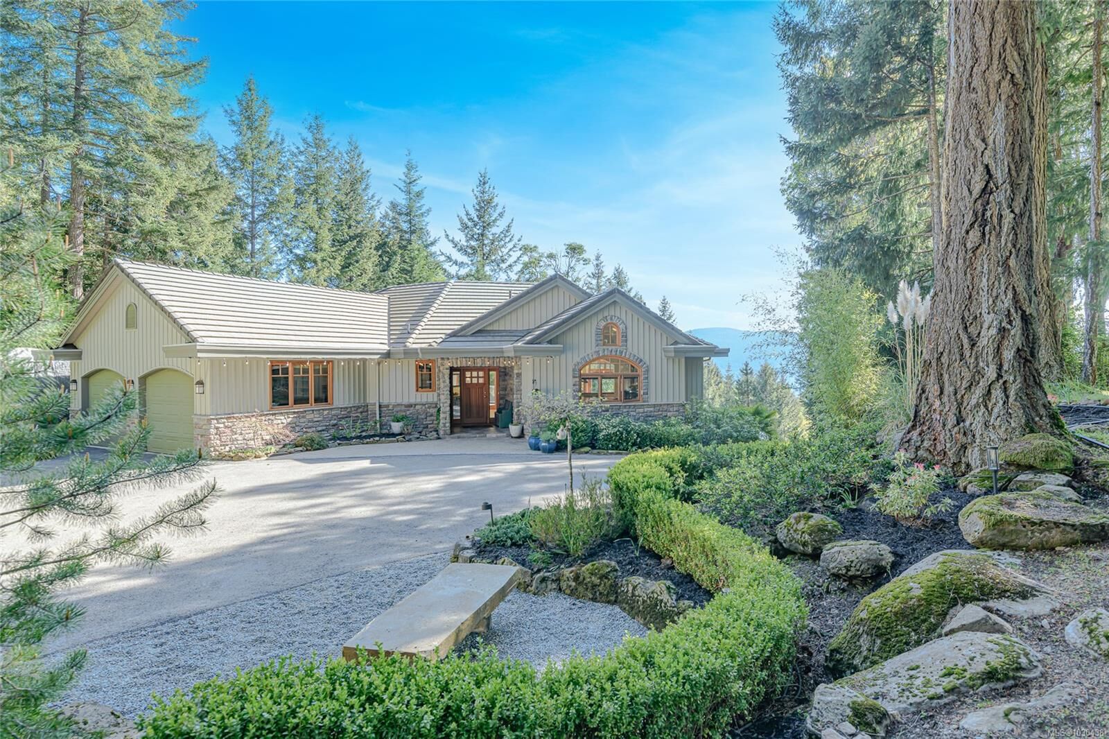 Property Photo: 119 Quail Cres BC V8K 2G4