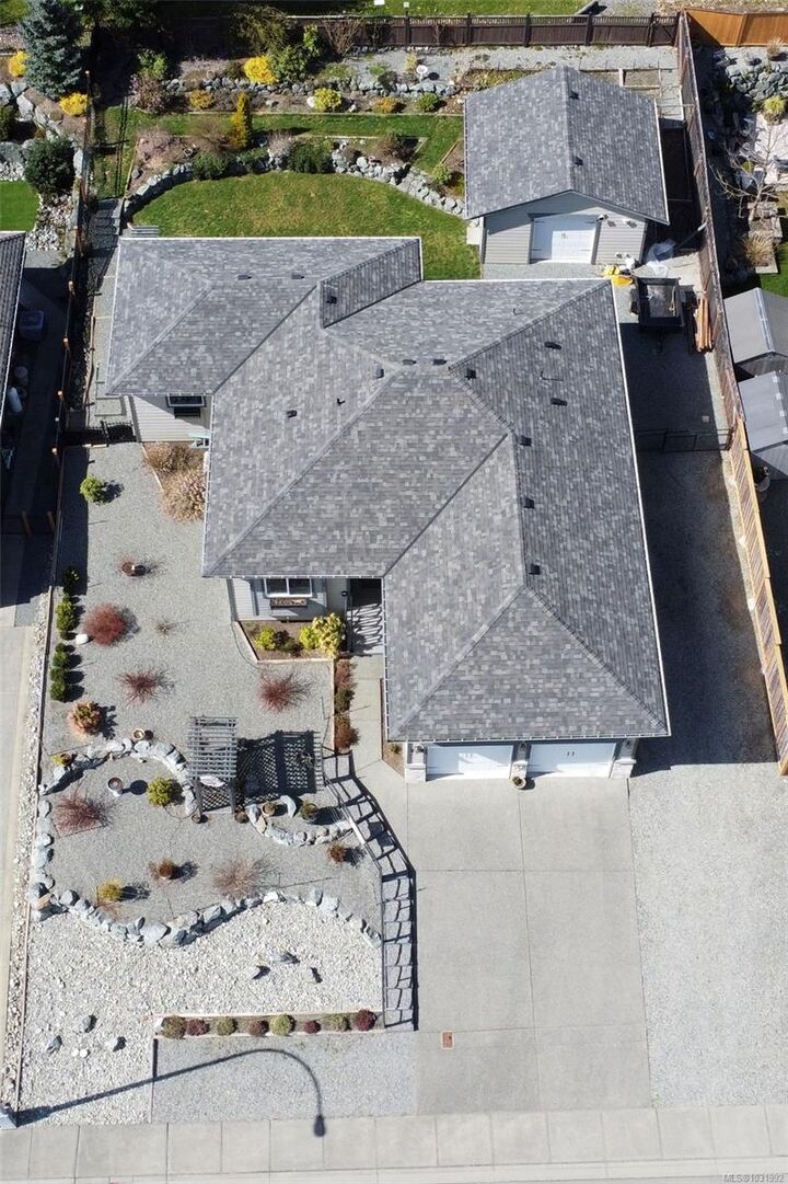 Property Photo: 434 Mountain View Dr BC V0R 2G1
