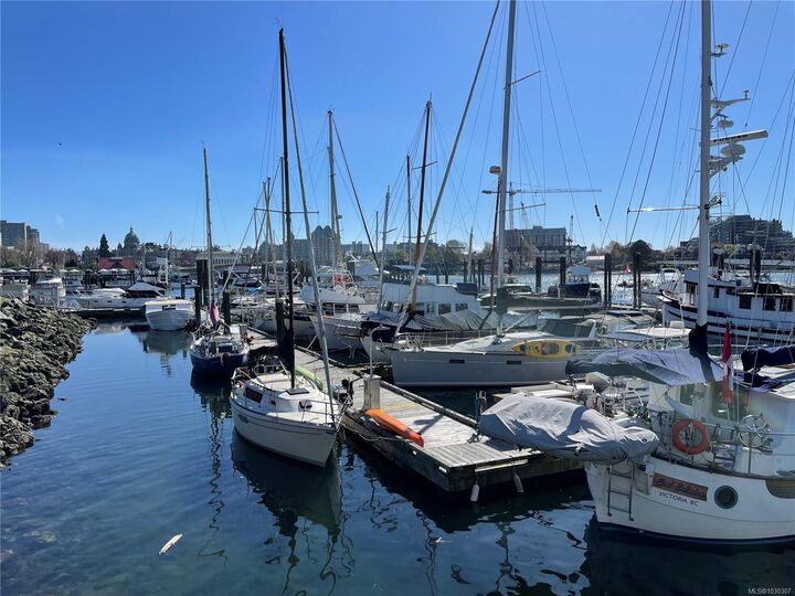 Property Photo:  1234 Wharf St 303  BC V8W 3H9 