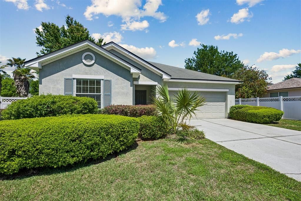 Property Photo:  95043 Paso Robles Court  FL 32034 